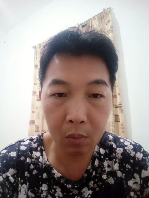 繁华哀伤的第一张照片--华安征婚网