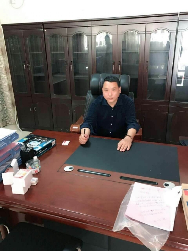 艺术家的第一张照片--华安征婚网