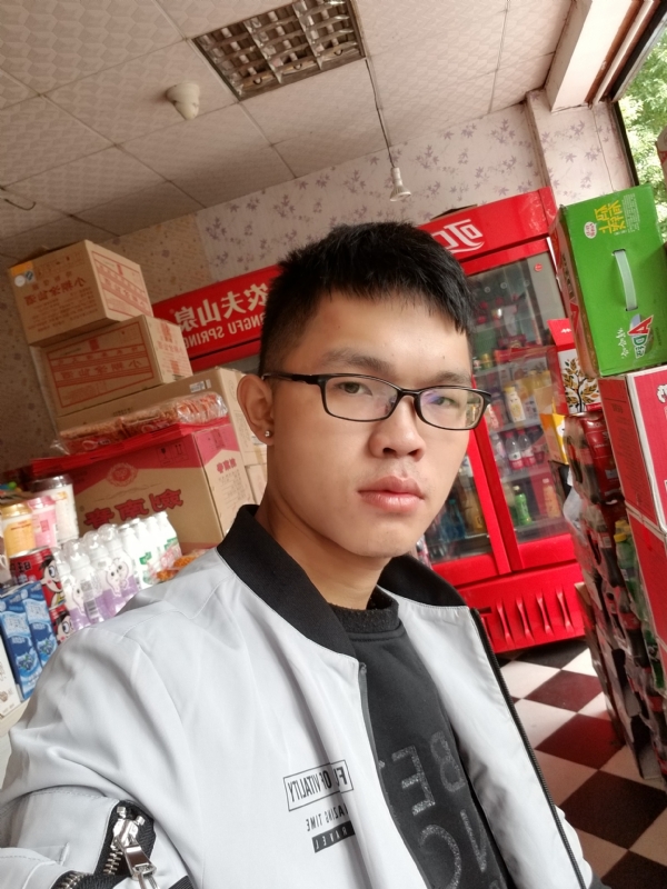 柒年的第一张照片--华安征婚网