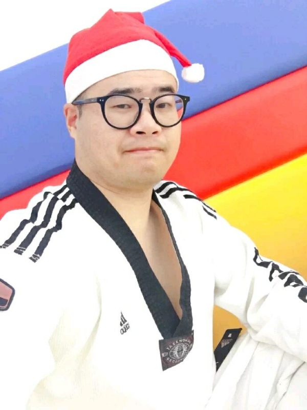 何当重相见的第一张照片--华安征婚网