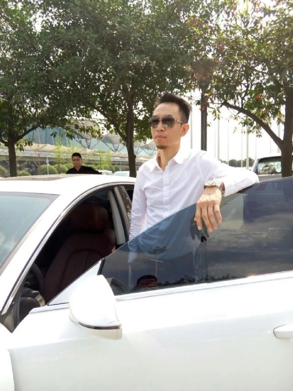 杨岳的第一张照片--华安征婚网