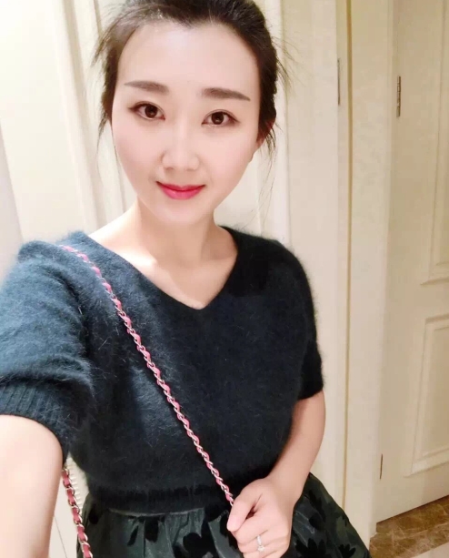 小妮的第三张照片--华安征婚网