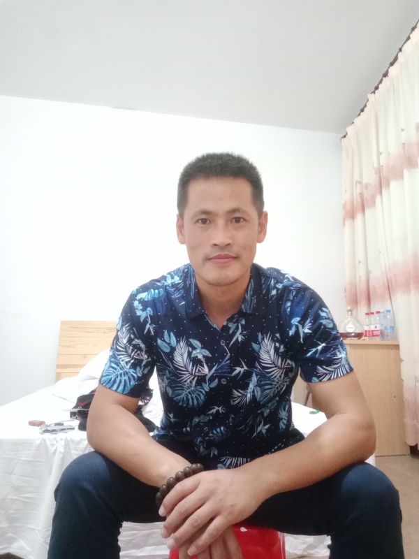 风雨夜归人的第二张照片--华安征婚网