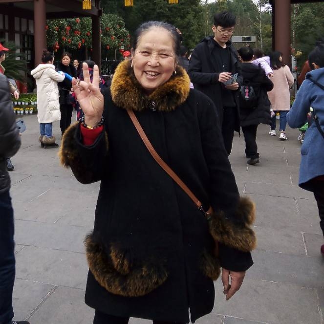 刘刘的第一张照片--华安征婚网