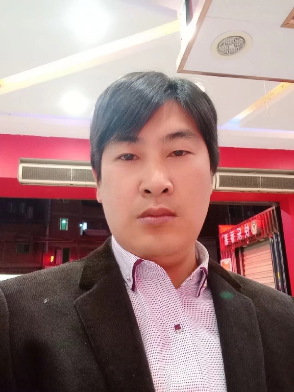 奔跑的第二张照片--华安征婚网