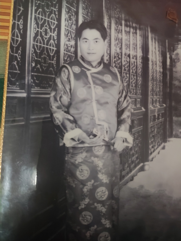 米兰的第一张照片--华安征婚网