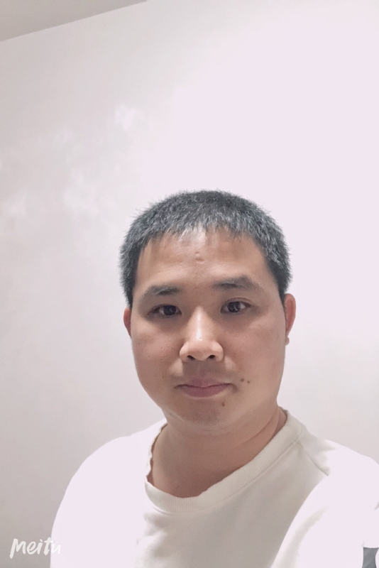 小梁的第一张照片--华安征婚网