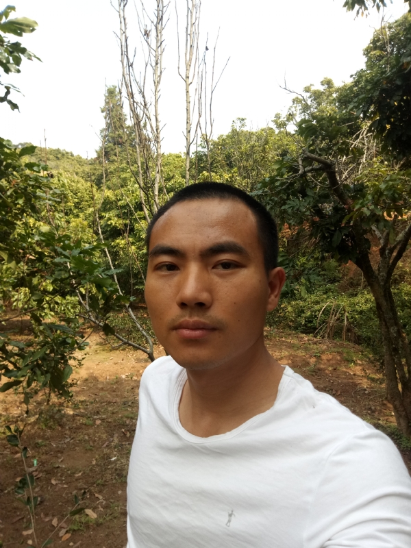 简单的第一张照片--华安征婚网