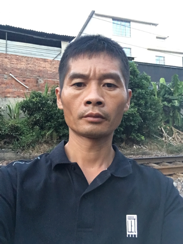 小张的第一张照片--华安征婚网