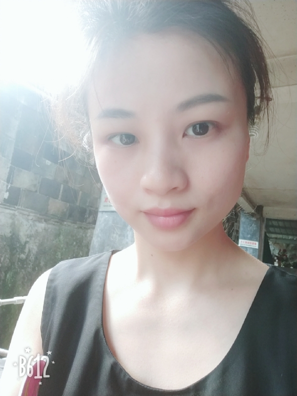 慢慢的第三张照片--华安征婚网