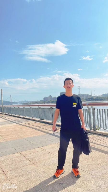 小螃蟹的第一张照片--华安征婚网