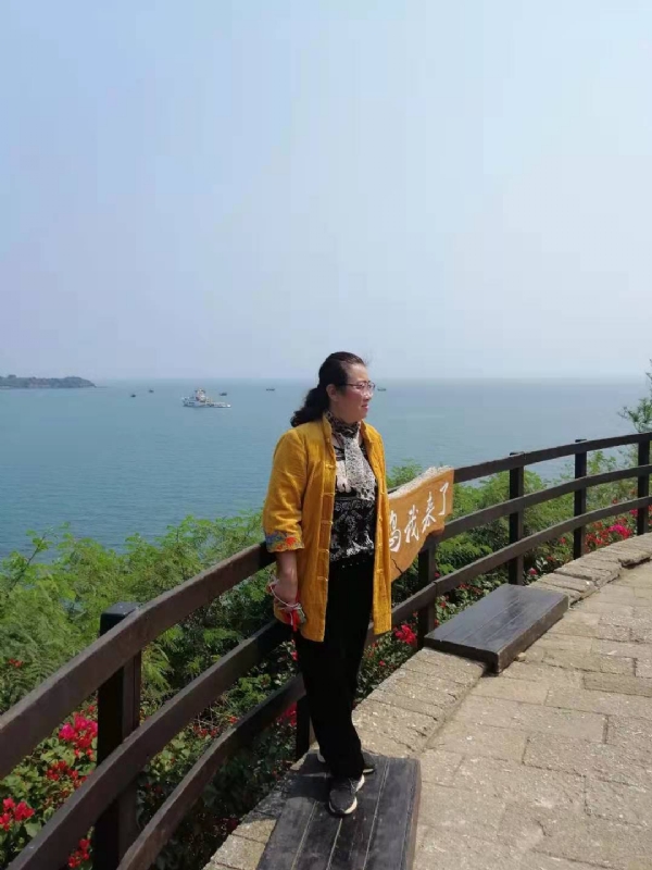 曦若半秋的第一张照片--华安征婚网