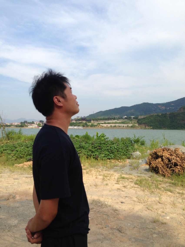 雾里看花的第一张照片--华安征婚网
