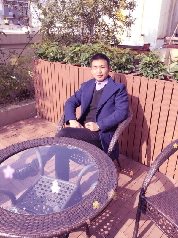 周哥哥的第一张照片--华安征婚网