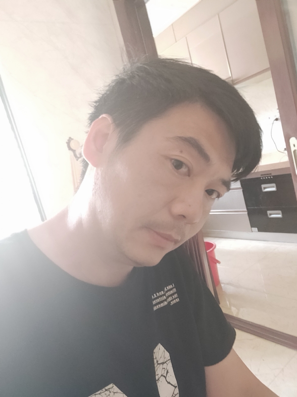 漫步的第一张照片--华安征婚网