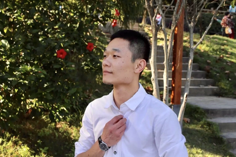 落落大方的第一张照片--华安征婚网
