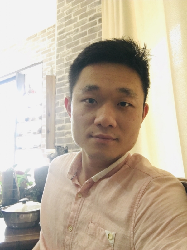 落落大方的第二张照片--华安征婚网