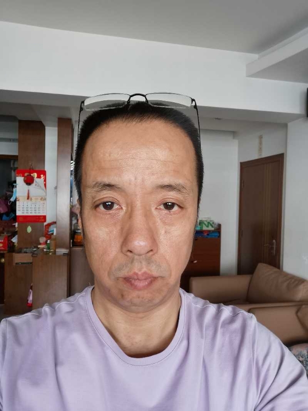 萨博的第一张照片--华安征婚网