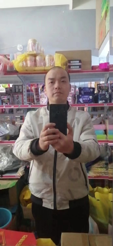 便利店的第一张照片--华安征婚网
