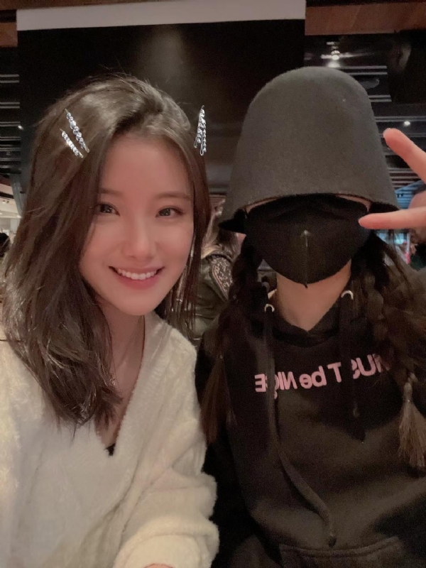 若微的第一张照片--华安征婚网