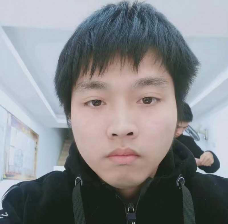 无奋斗不清春的第一张照片--华安征婚网