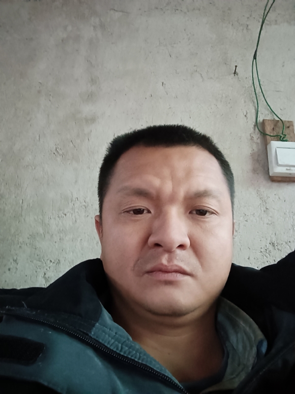 兰成龙的第二张照片--华安征婚网
