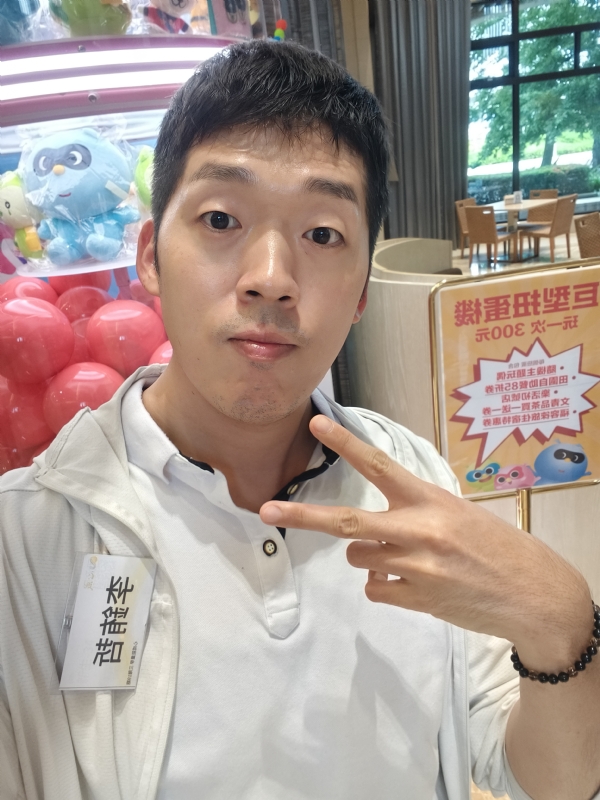 銪哲的第一张照片--华安征婚网