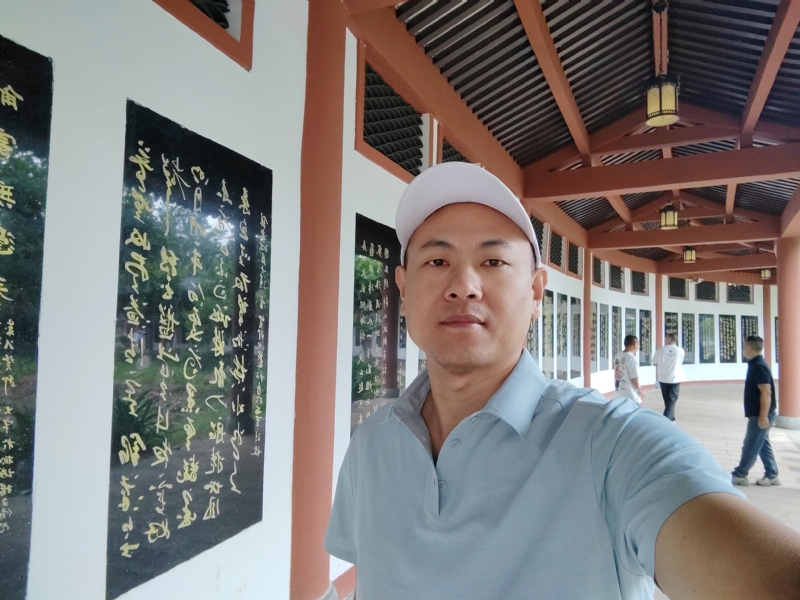 爱运动的范的第一张照片--华安征婚网