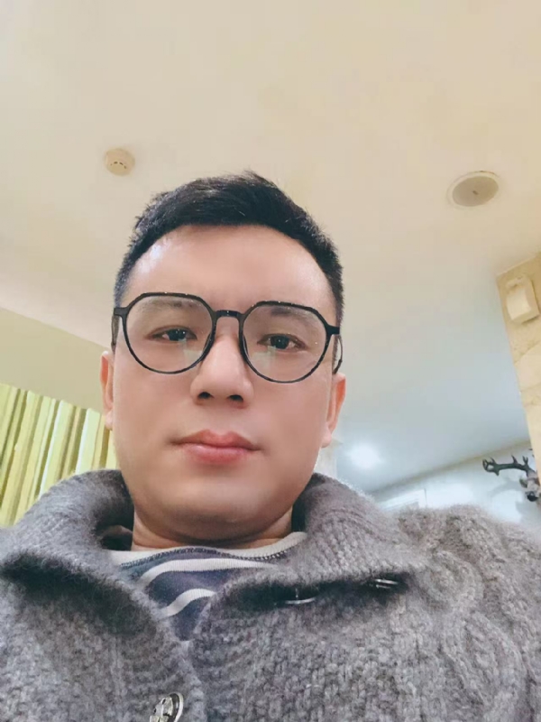 失神的第一张照片--华安征婚网