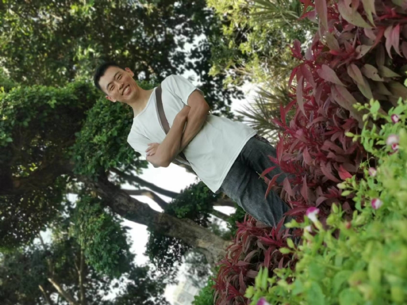 孤狼的第一张照片--华安征婚网