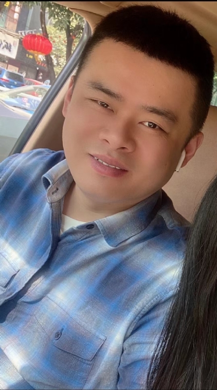 薛诚玖的第四张照片--华安征婚网